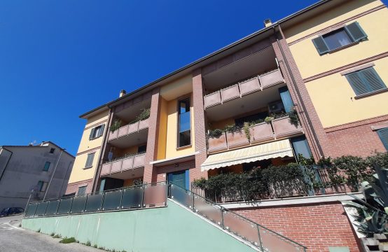 Trilocale con ampio terrazzo
